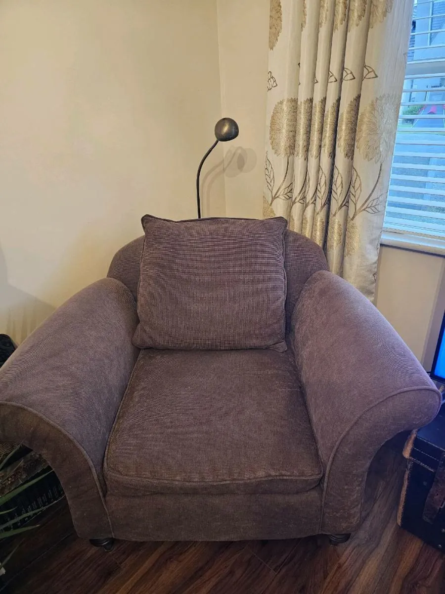 Brown two seater sofa and 2 armchairs - Image 2