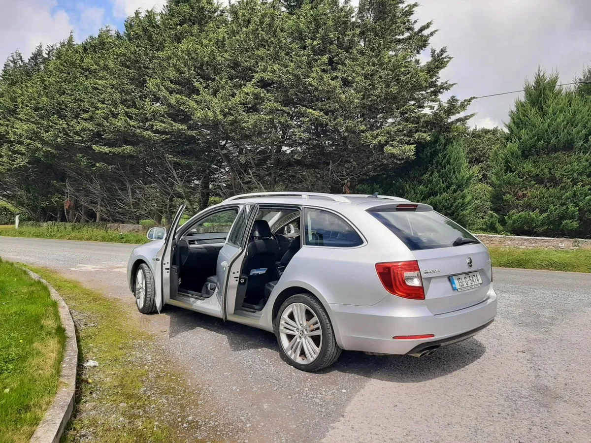 Skoda Superb 2015 - Image 4