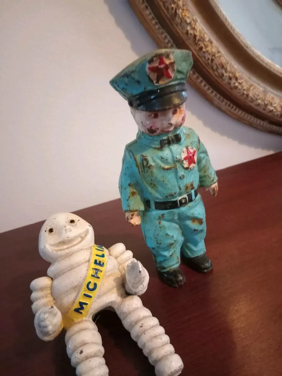 vintage cast iron texaco attendant money box - Image 3
