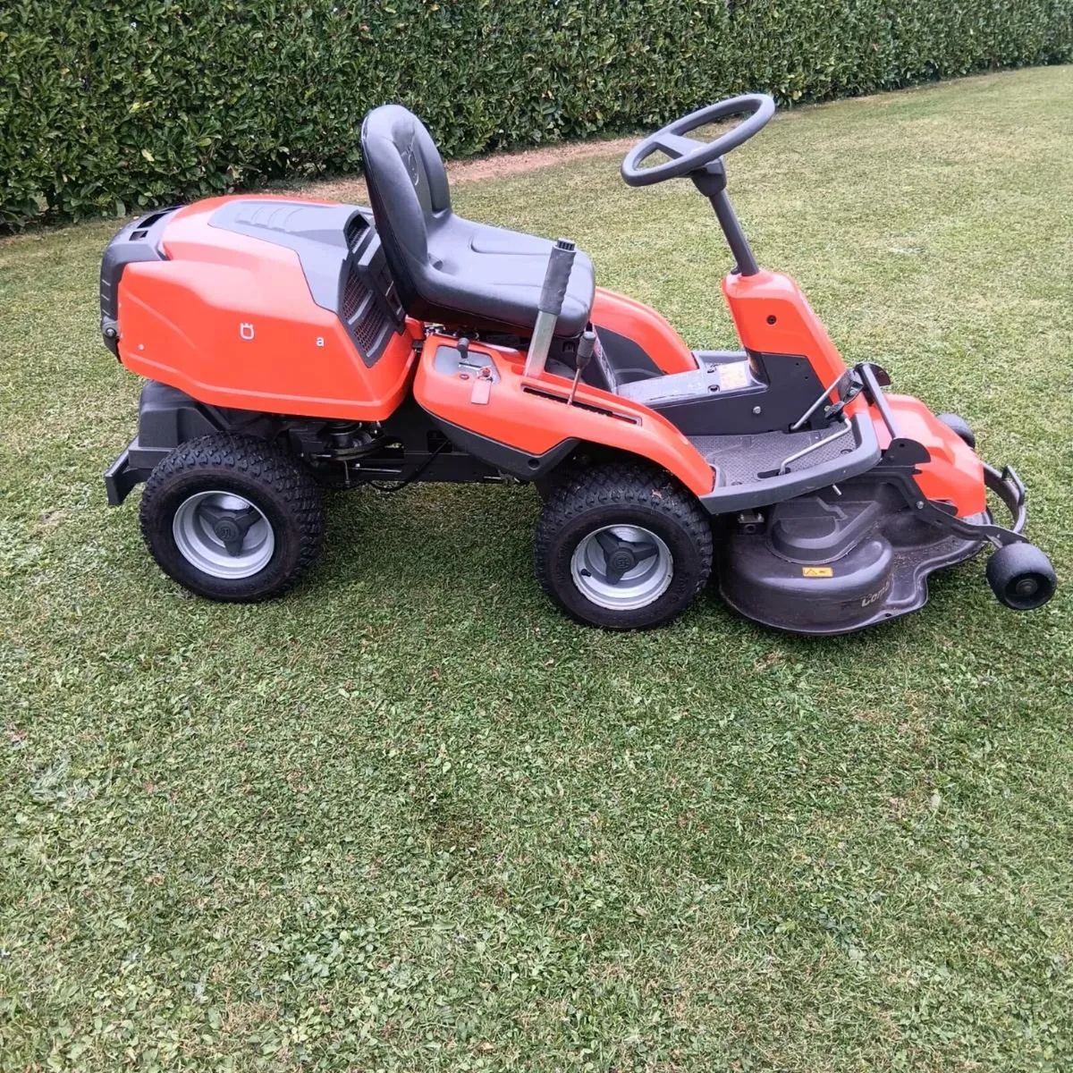Husqvarna Rider hydrostatic Briggs engine - Image 1
