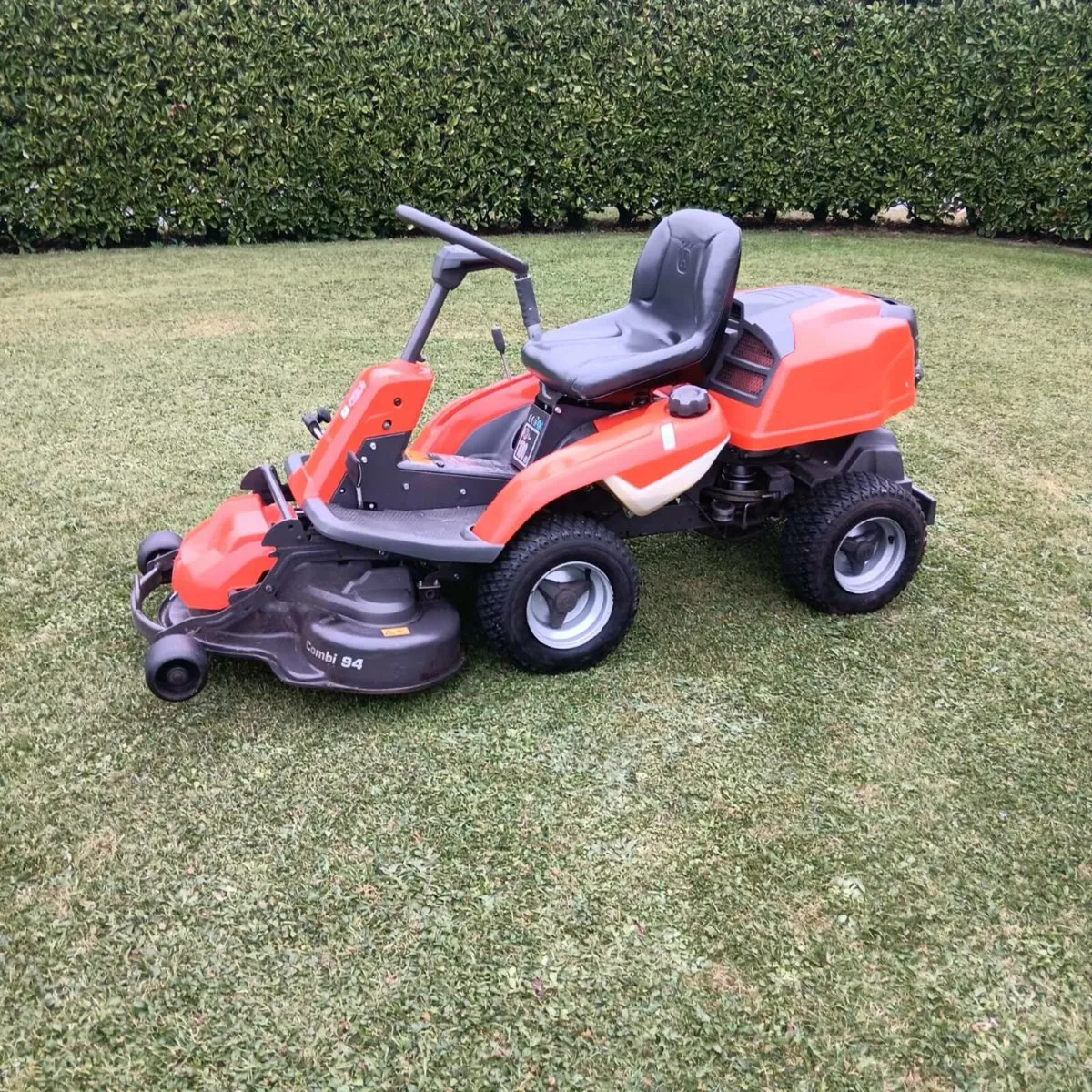 Husqvarna Rider hydrostatic Briggs engine - Image 2