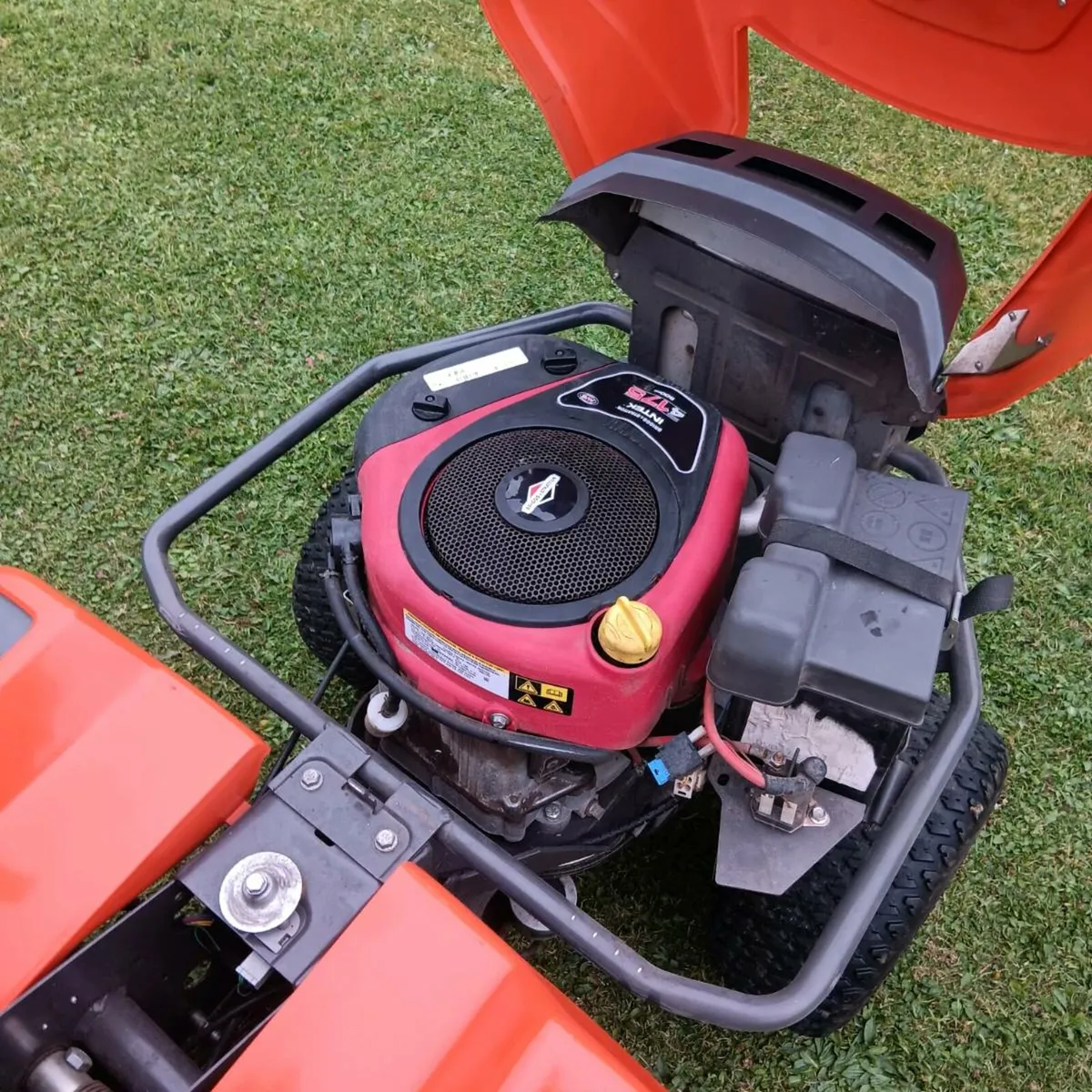 Husqvarna Rider hydrostatic Briggs engine - Image 4