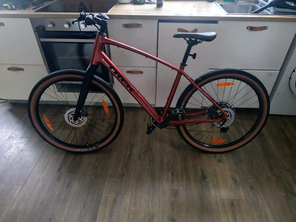 Trek Dual Sport 3 (BRAND NEW) - Image 2