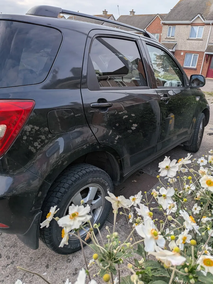 Daihatsu terrios - Image 4