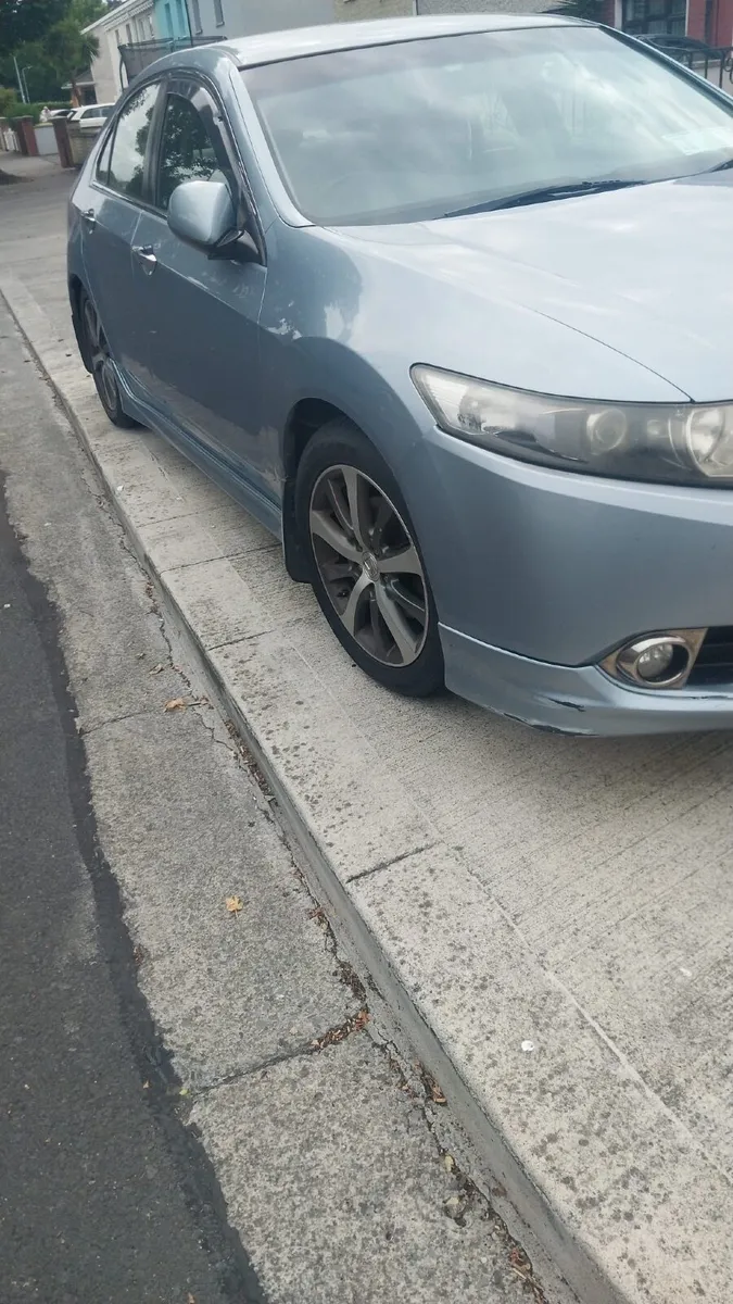 Honda Accord 2011 - Image 1