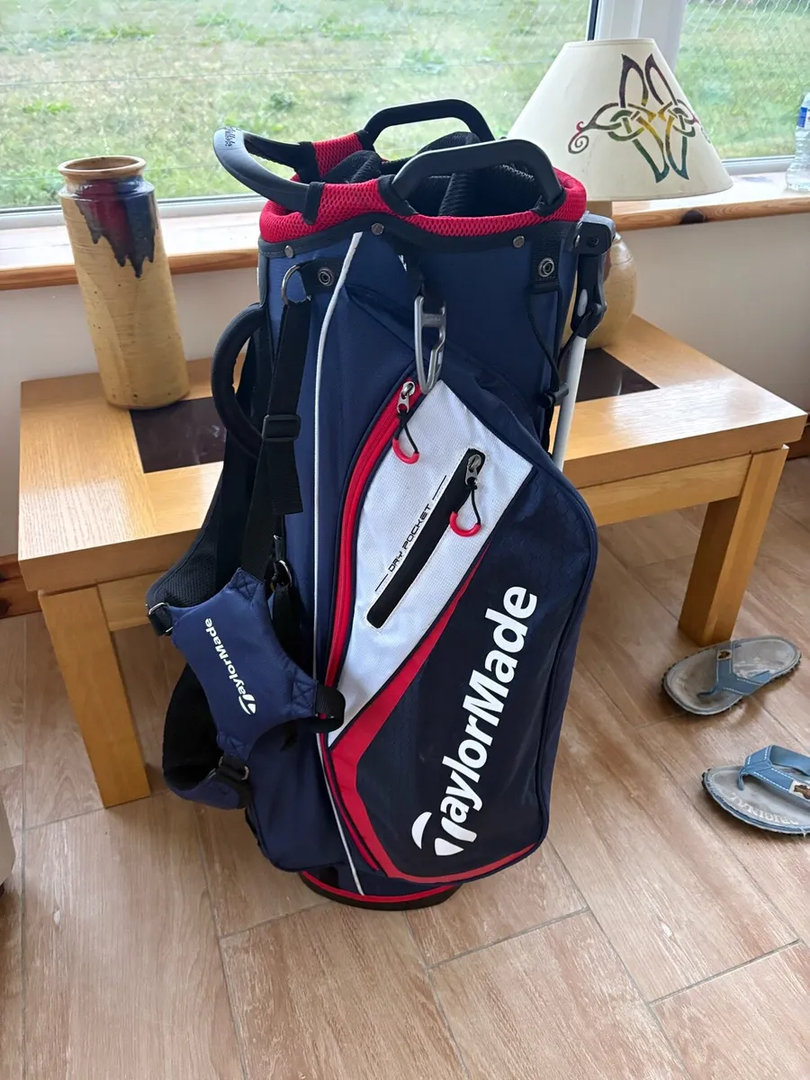 Taylormade Stand Bag - Image 1