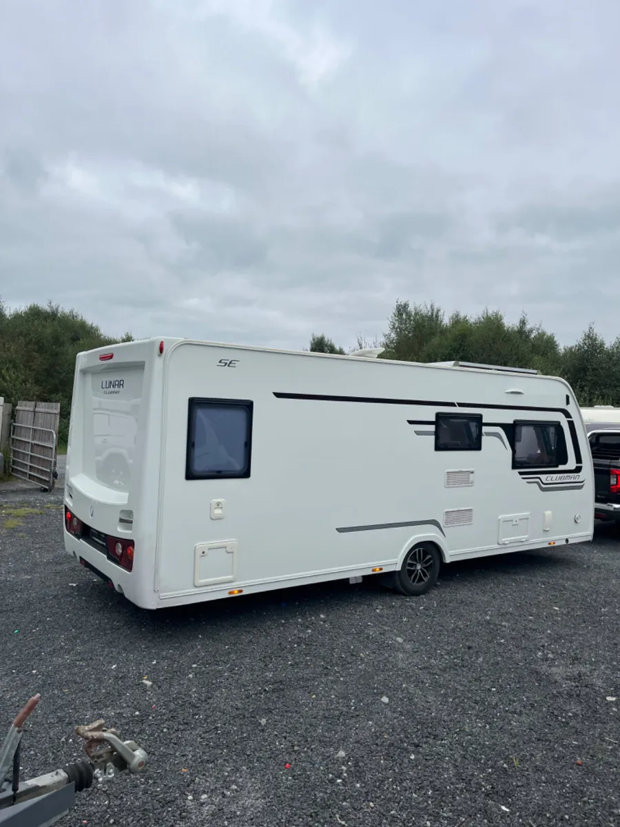 Lunar Clubman 4 Berth Fixed Bed Caravan - Image 3