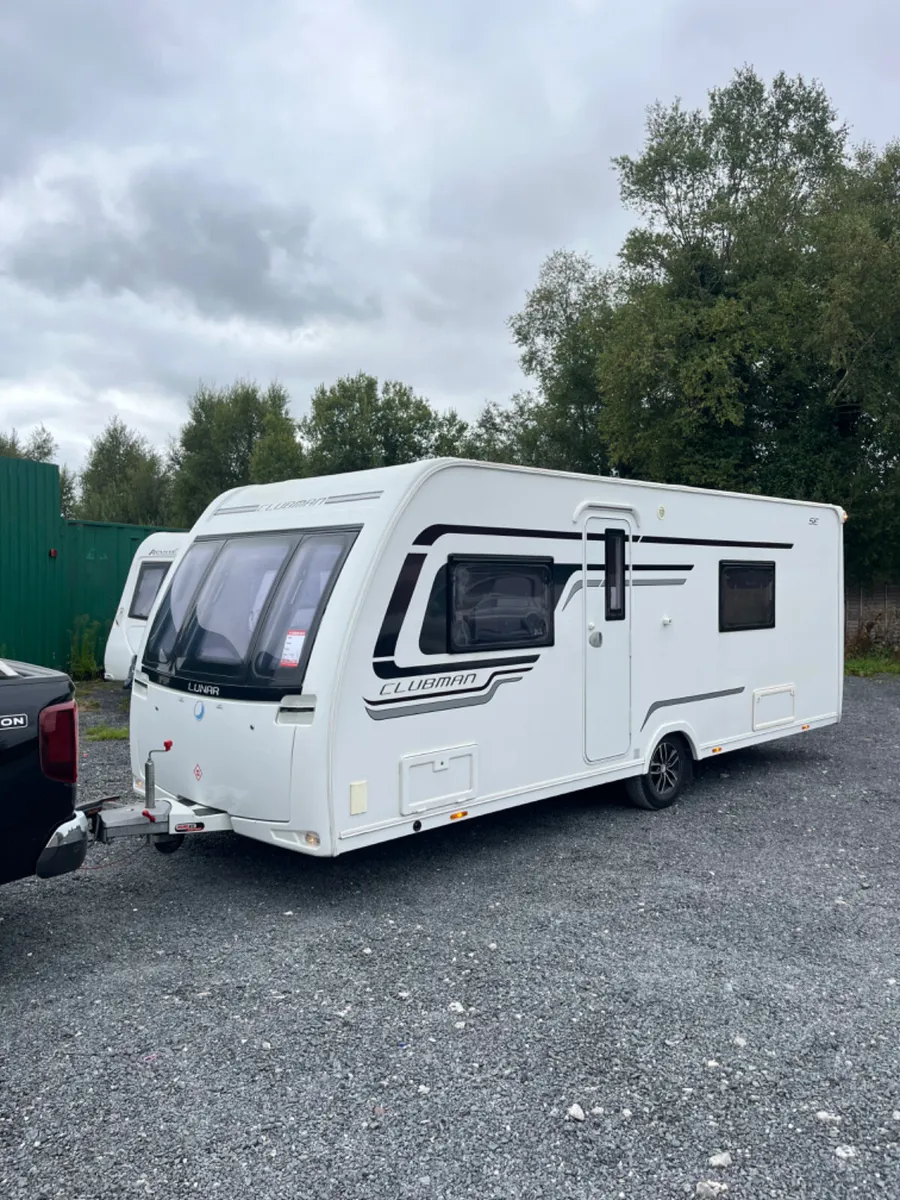 Lunar Clubman 4 Berth Fixed Bed Caravan - Image 2
