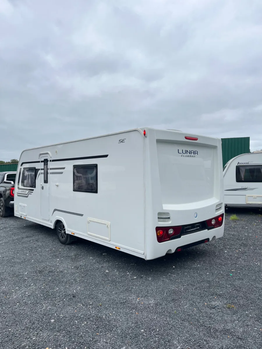 Lunar Clubman 4 Berth Fixed Bed Caravan - Image 4