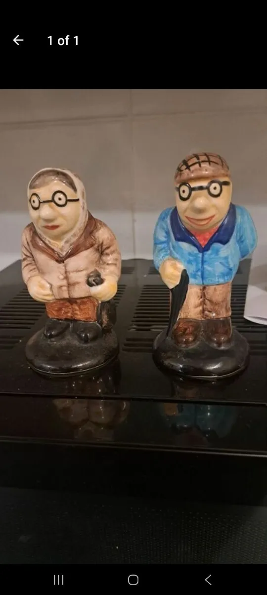 Salt and pepper set