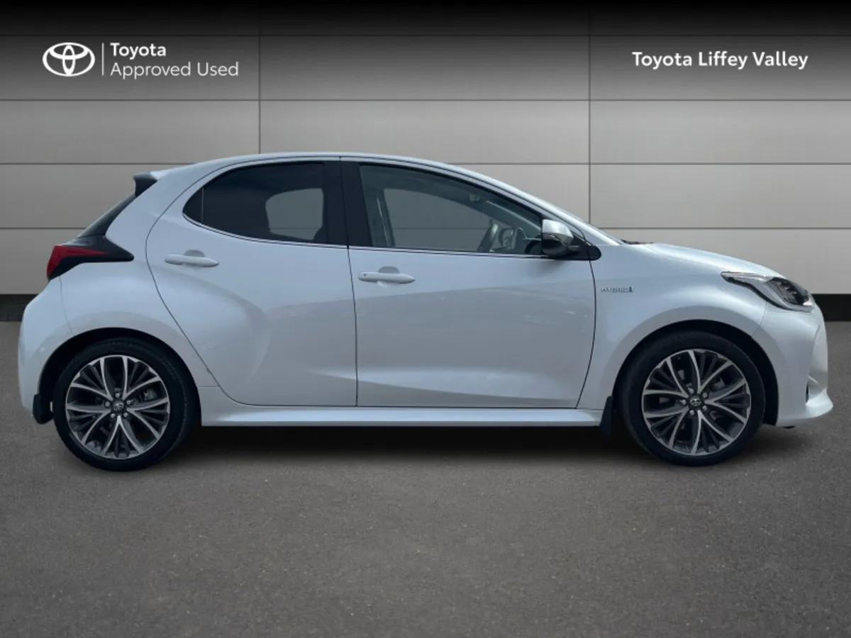 Toyota Yaris YARIA HYBRID PLATINUM - Image 3