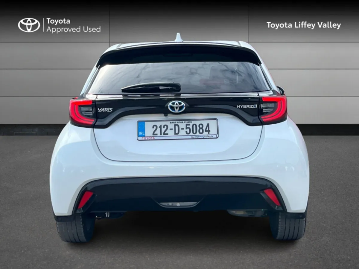 Toyota Yaris YARIA HYBRID PLATINUM - Image 4