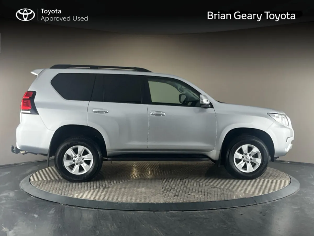 Toyota Land Cruiser LWB GX COMM AUTO - Image 3