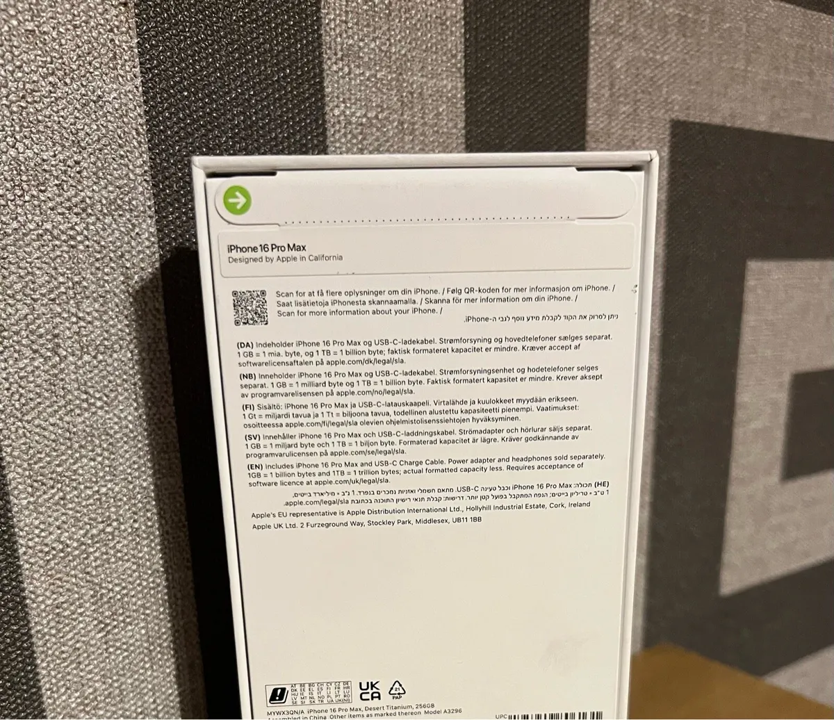 Brand new Apple iPhone 16 Pro Max (SIM FREE)) - Image 2