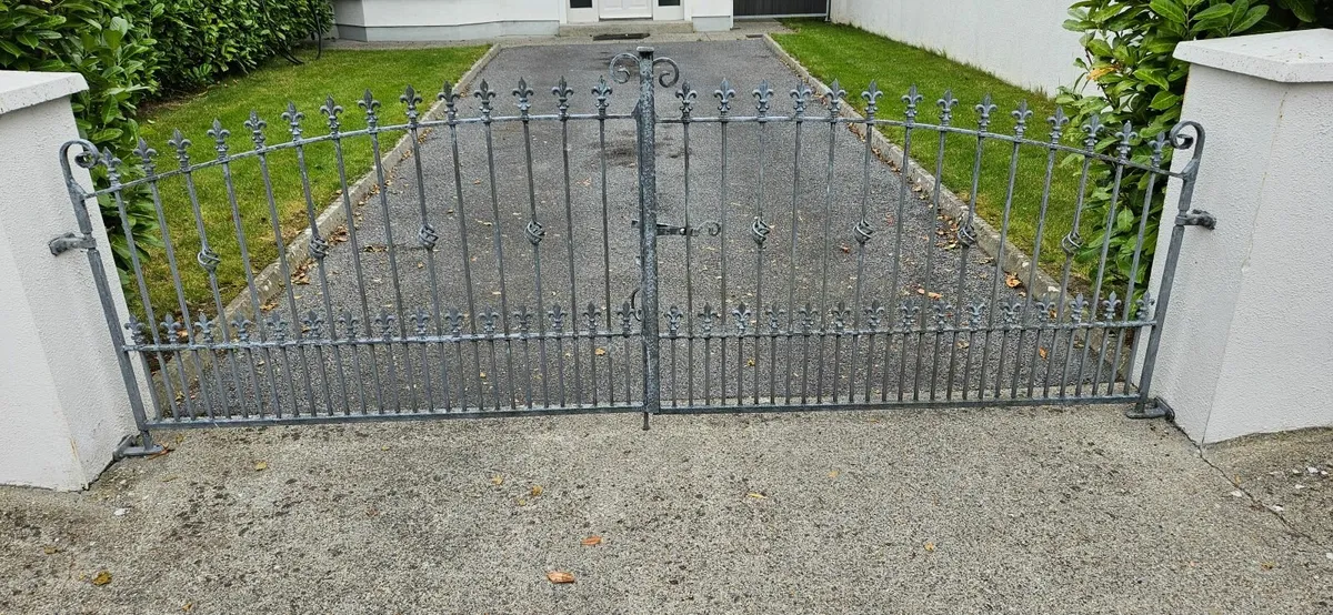 Gates (Dipped & powder coated)