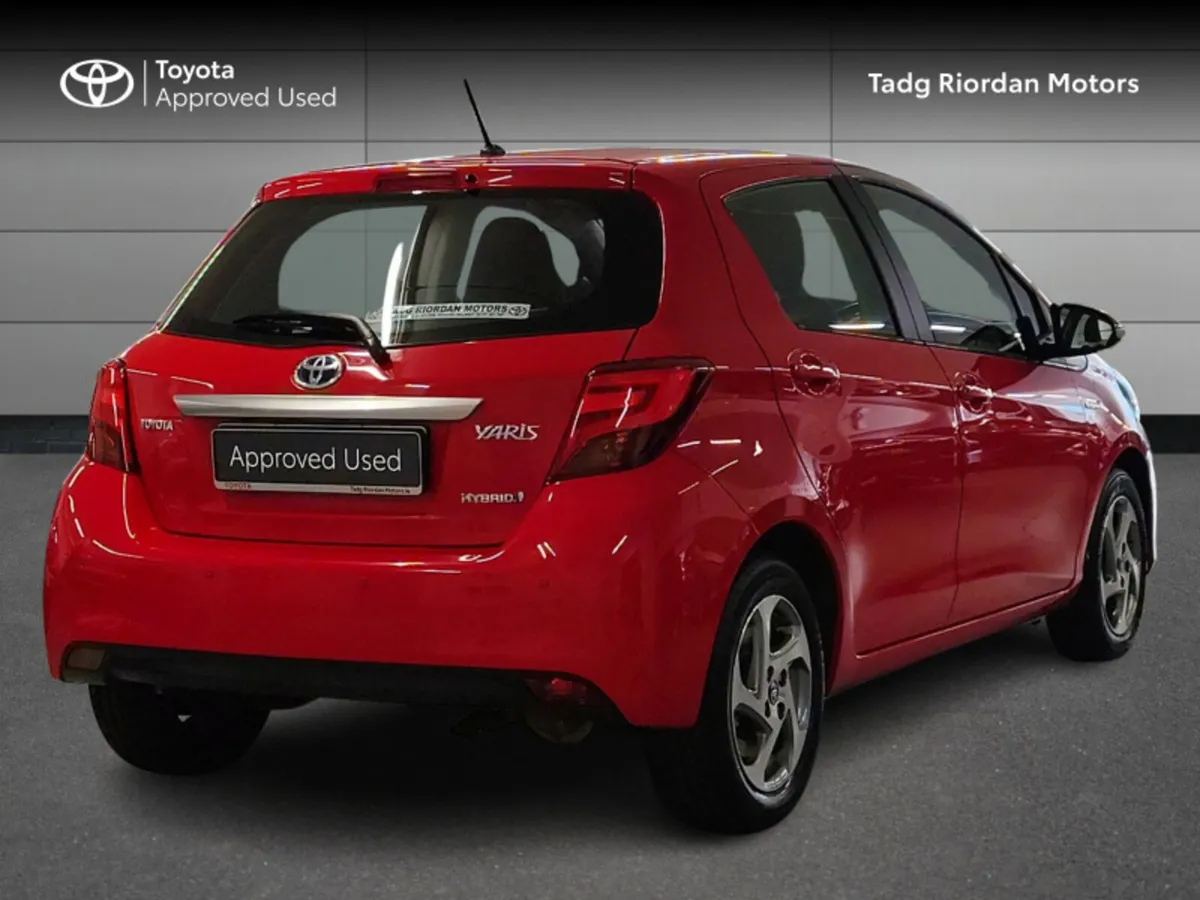 Toyota Yaris HYBRID LUXURY  AUTO * Price Reduction - Image 2