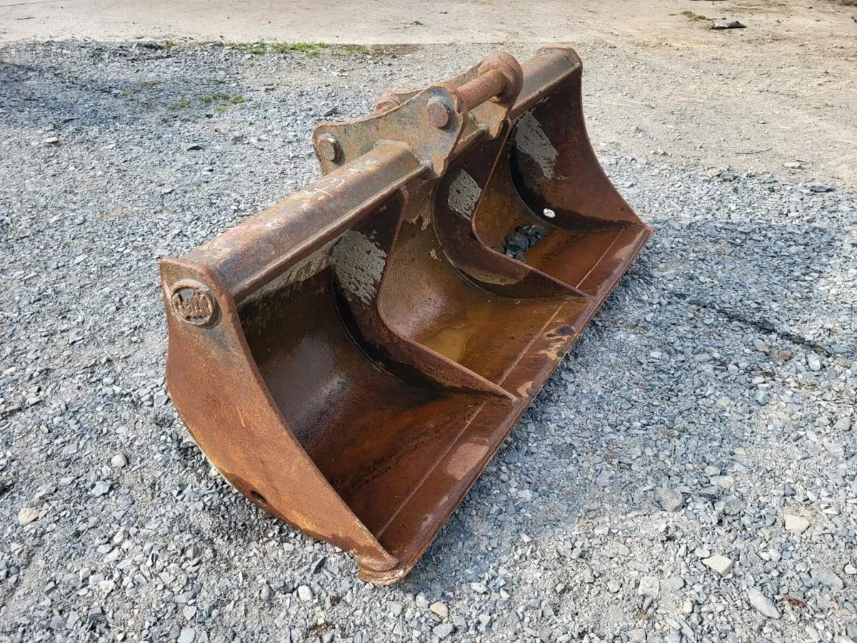 65mm grading bucket - Image 1