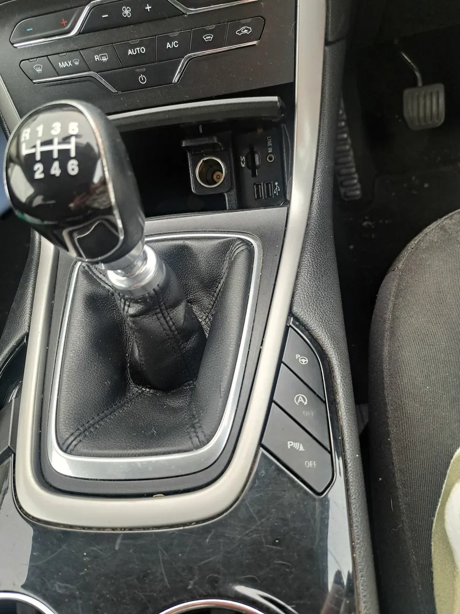 Ford Galaxy 2016 - Image 2