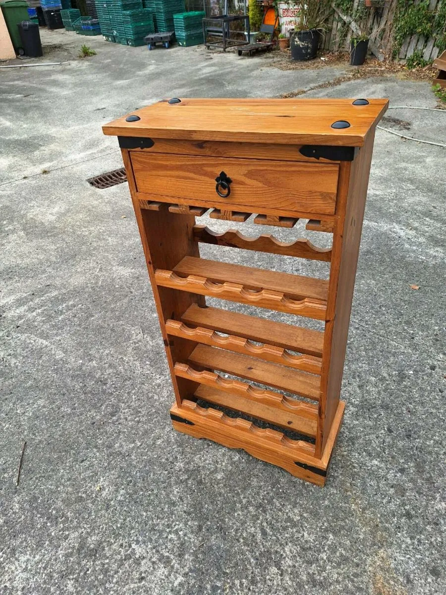 Lovely wooden wine rack - Image 1