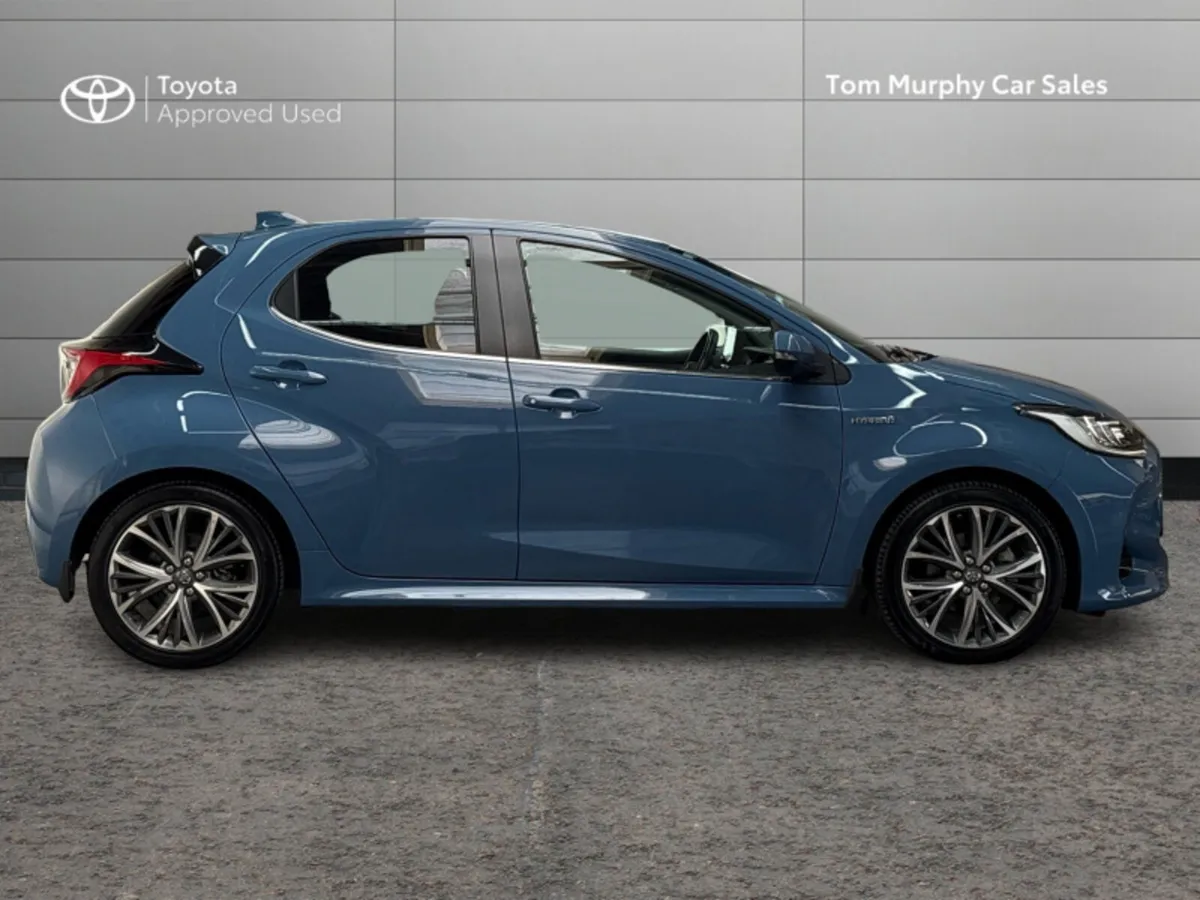 Toyota Yaris YARIS HYBRID PLATINUM - Image 3