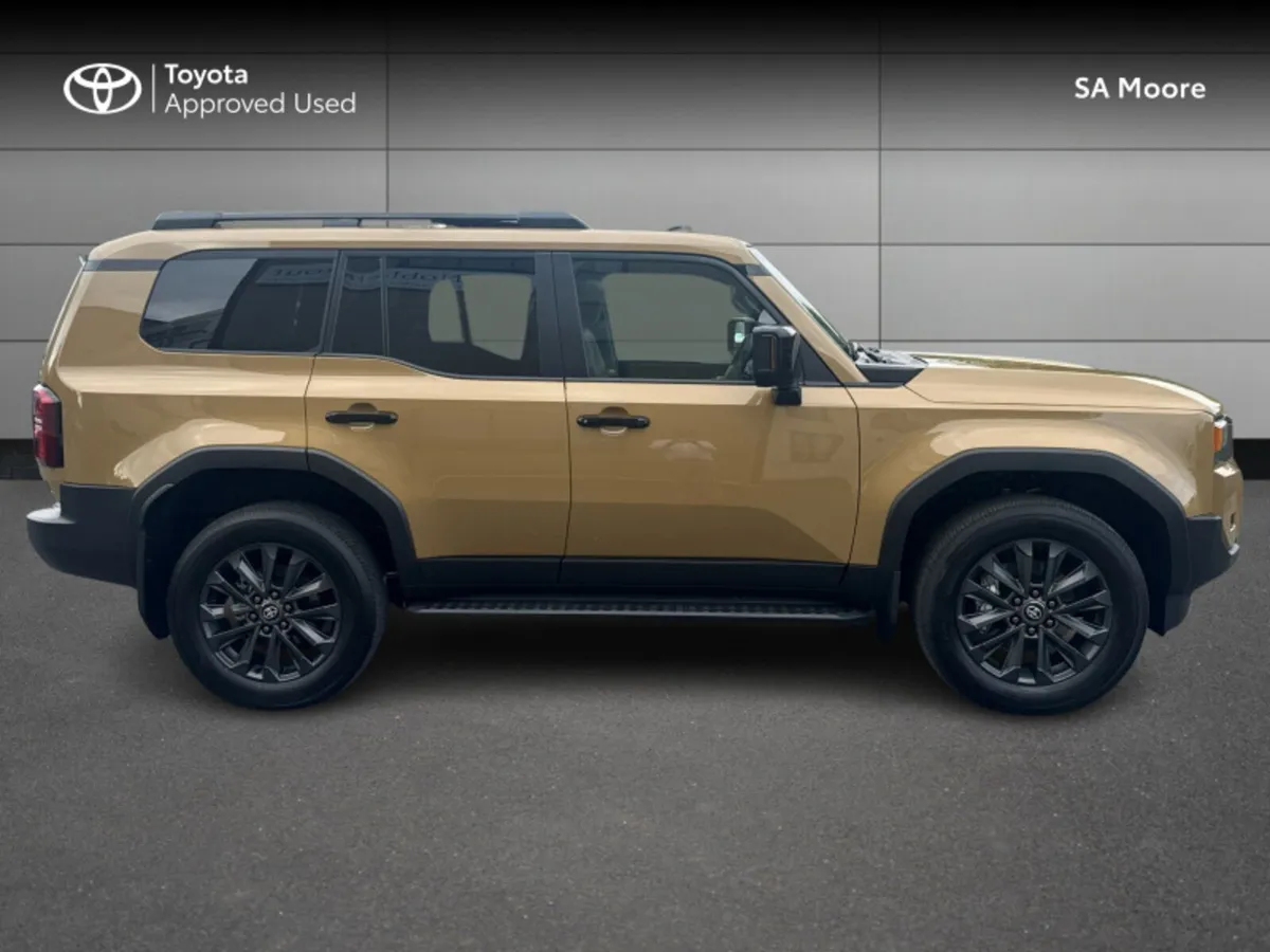 Toyota Land Cruiser 7 SEAT PLATINUM - Image 3