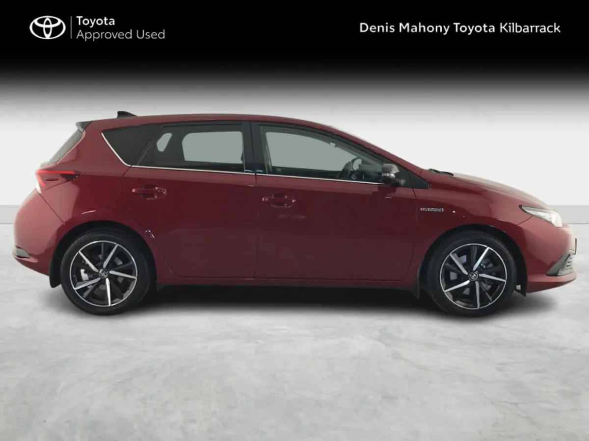 Toyota Auris HYBRID LUNA SPORT - Image 3