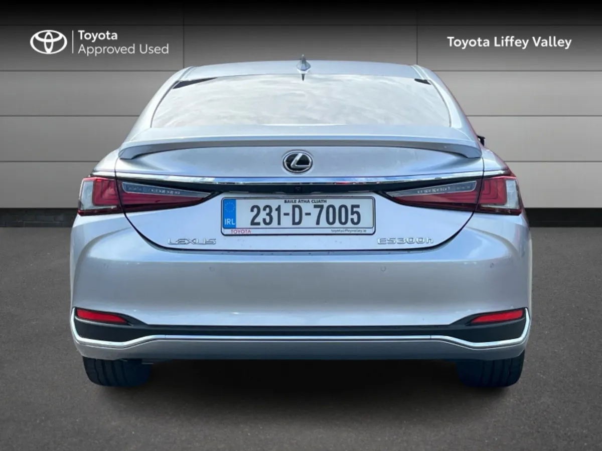 Lexus ES ES300h Dynamic - Image 4