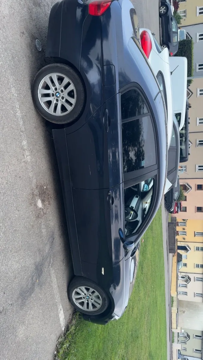 2007 BMW 320i - Image 2