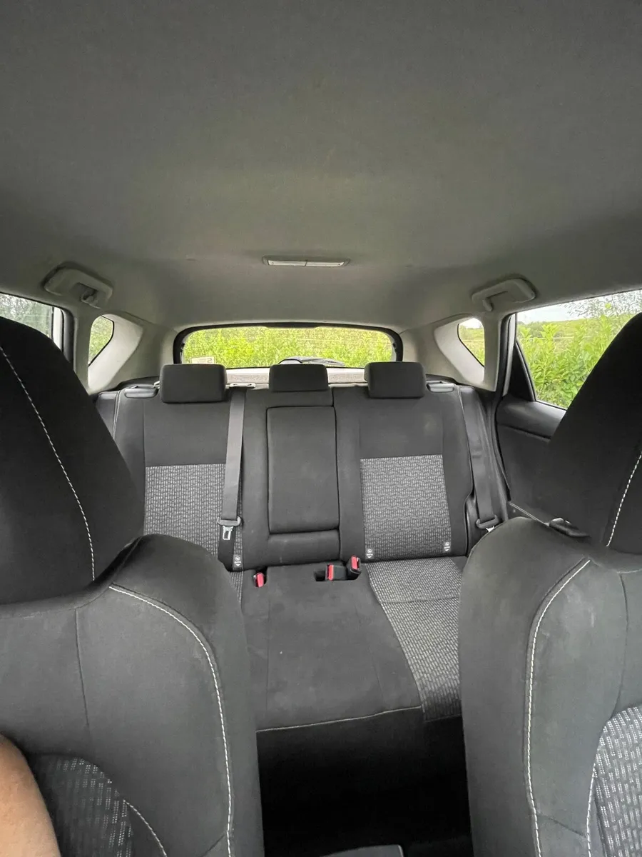 Toyota Auris 2014 - Image 3