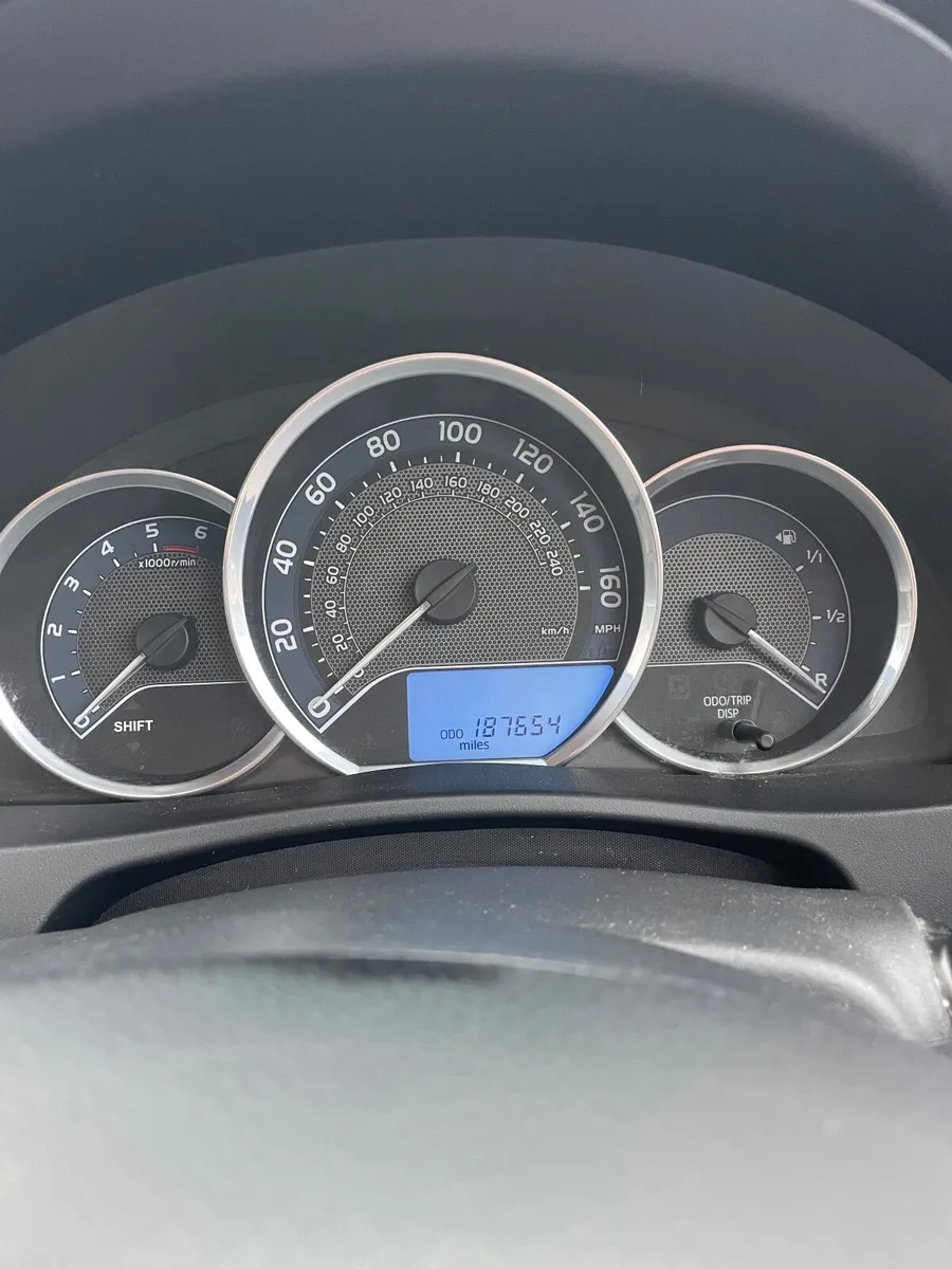 Toyota Auris 2014 - Image 4