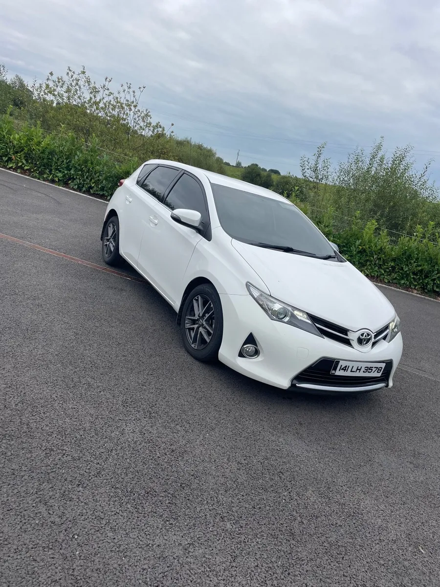 Toyota Auris 2014 - Image 1