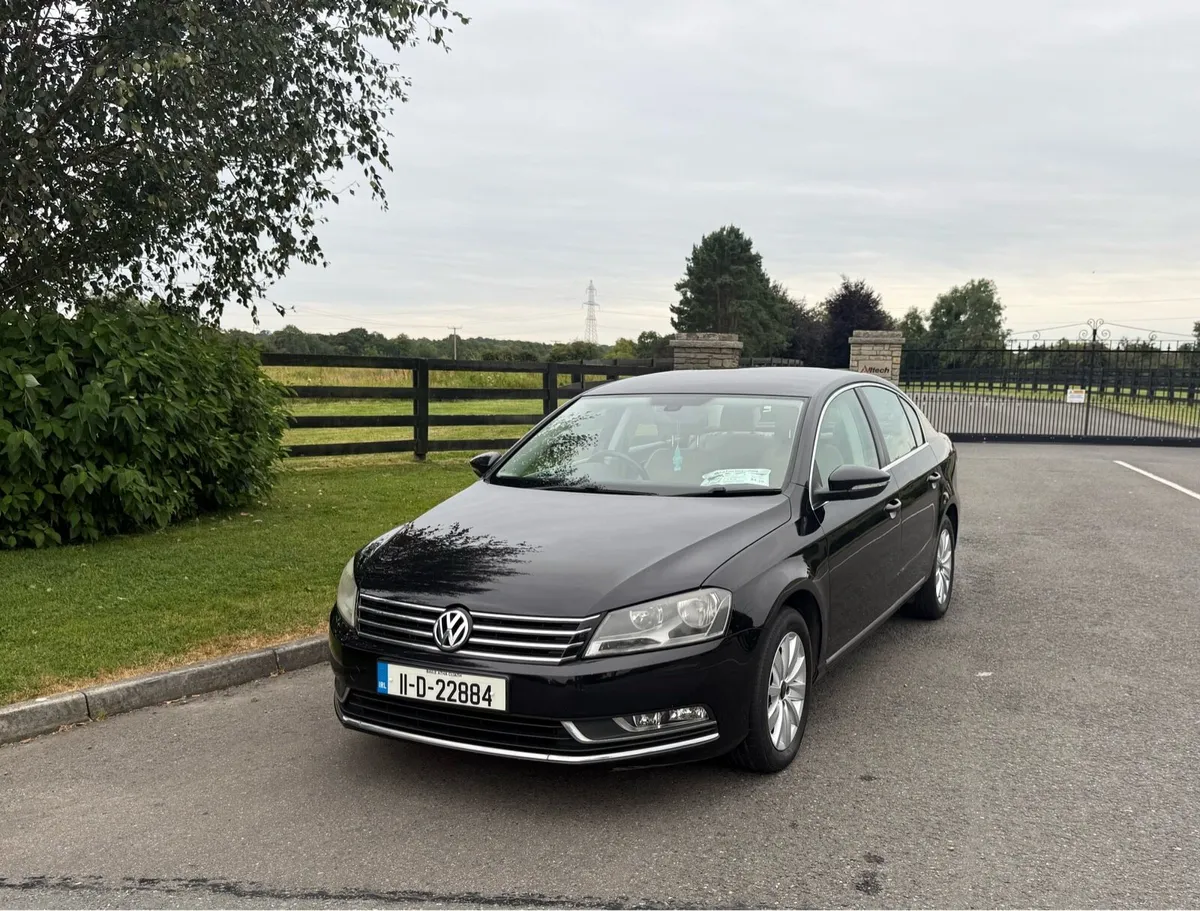 VW Passat 2011 Automatic Low KM !!!! - Image 2