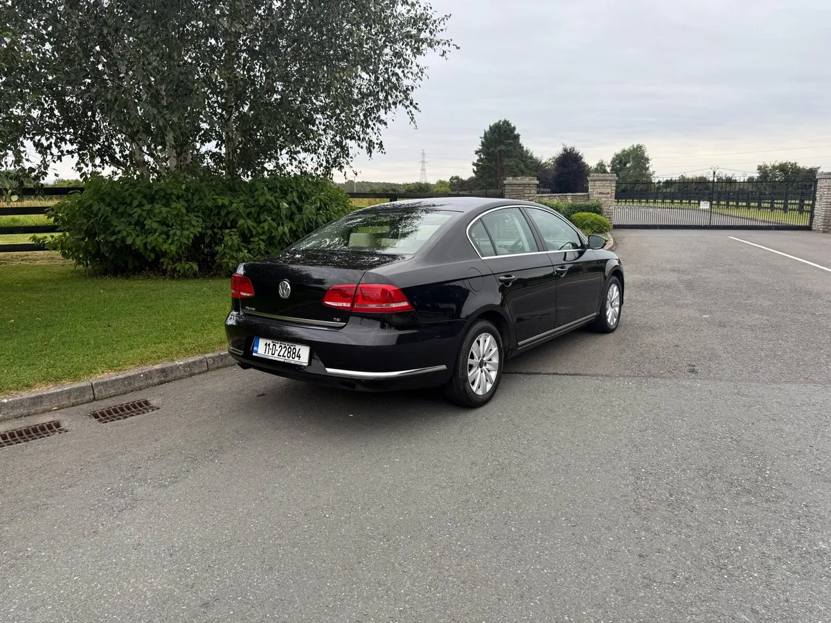 VW Passat 2011 Automatic Low KM !!!! - Image 3