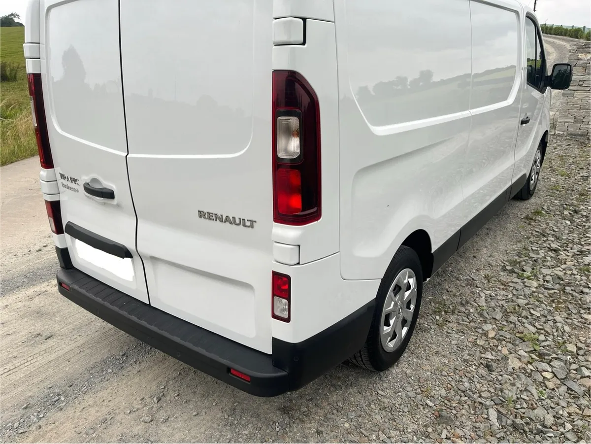231 Renault Trafic Business Plus - Image 4