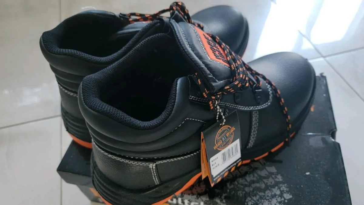 Safety Boots size 10 - Image 3