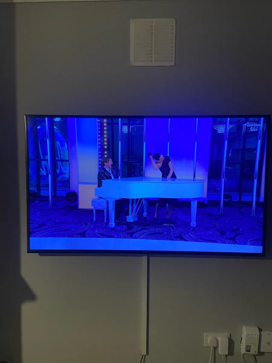 Samsung TV 58 Smart TV (6 series ) - Image 4