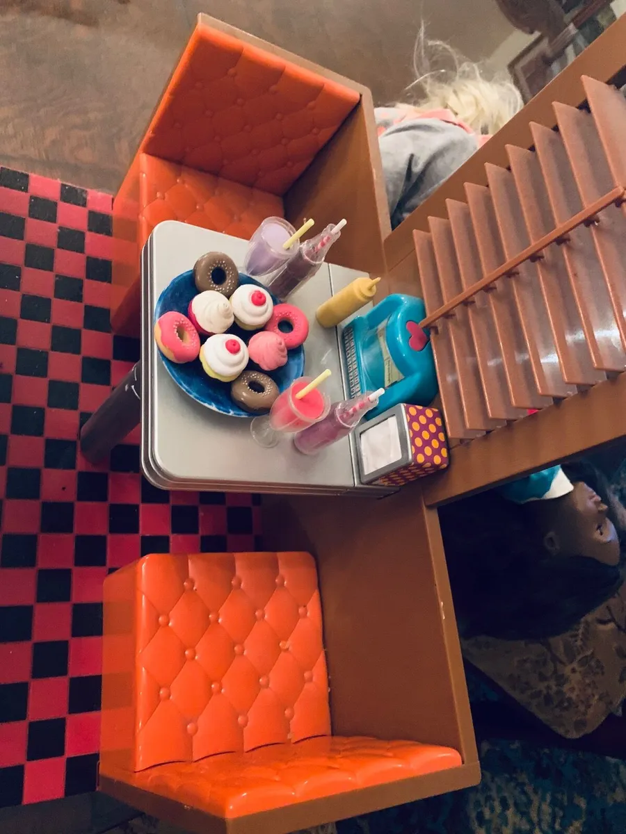 Our generation retro diner - Image 3