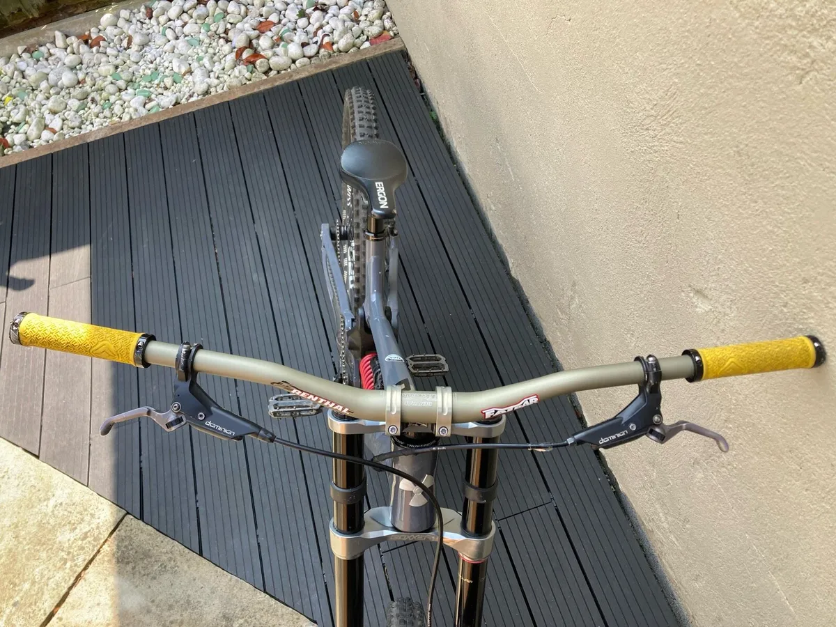 2022 Nukeproof Dissent - Image 2
