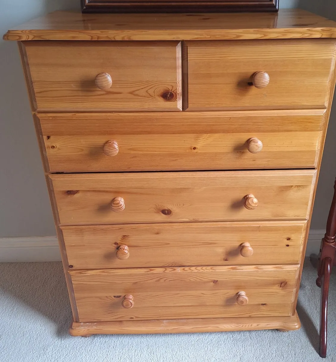 Chest of drawers