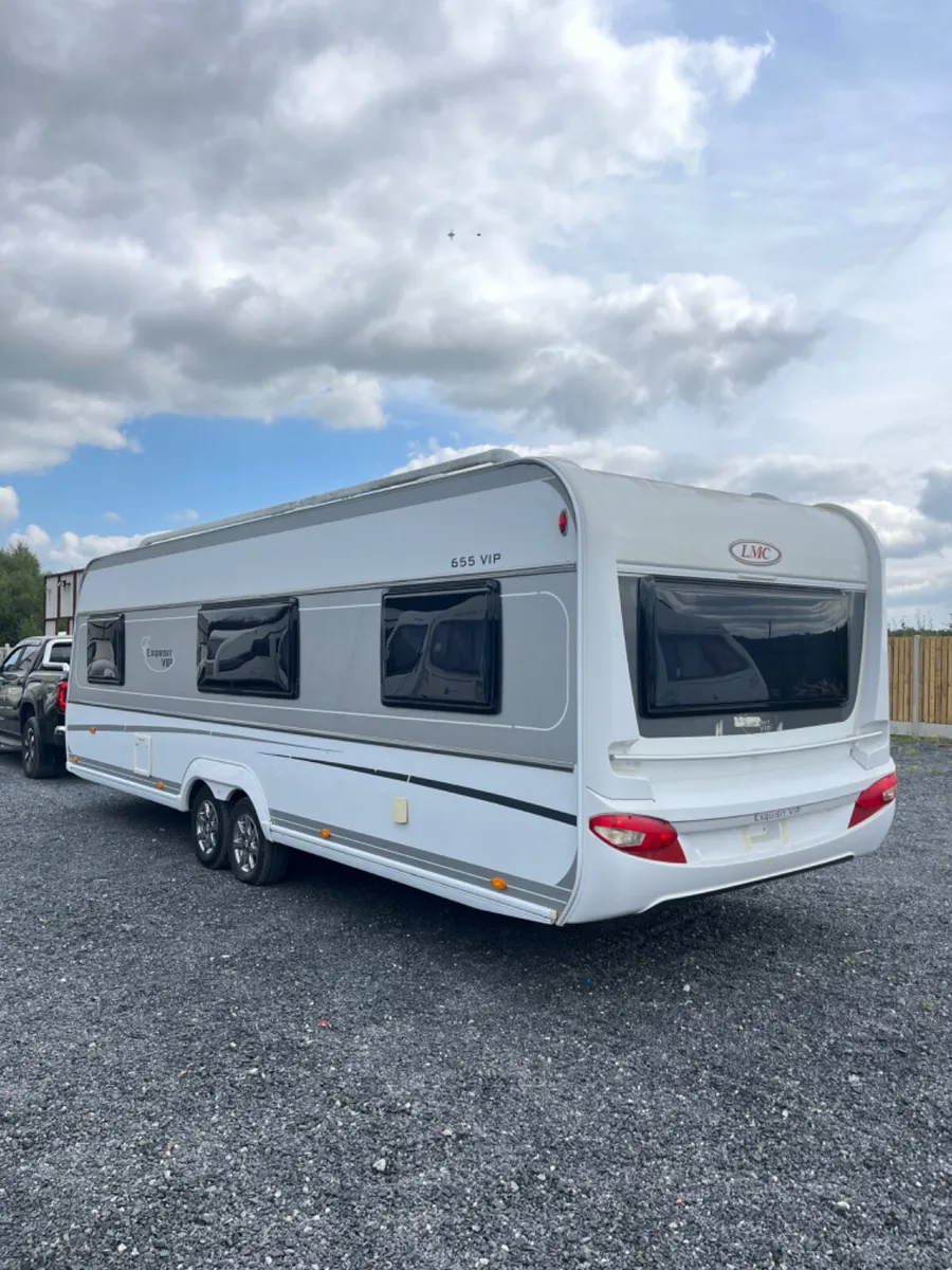 2016 Lmc 655 6 Berth Fixed Bed Caravan - Image 3