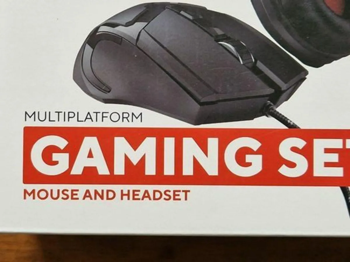 BRAND NEW Trust Gaming Set, Mouse and Head Set - Image 4