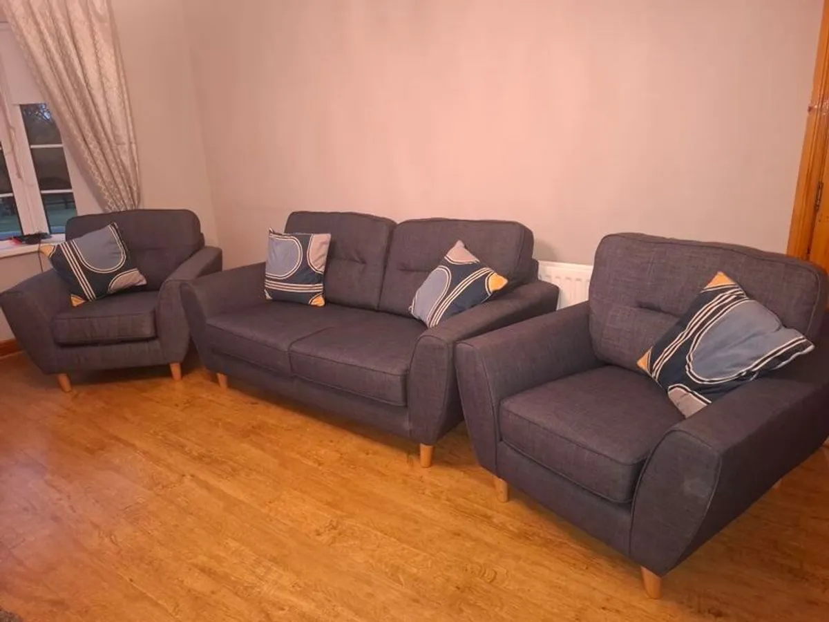sofa - Image 1