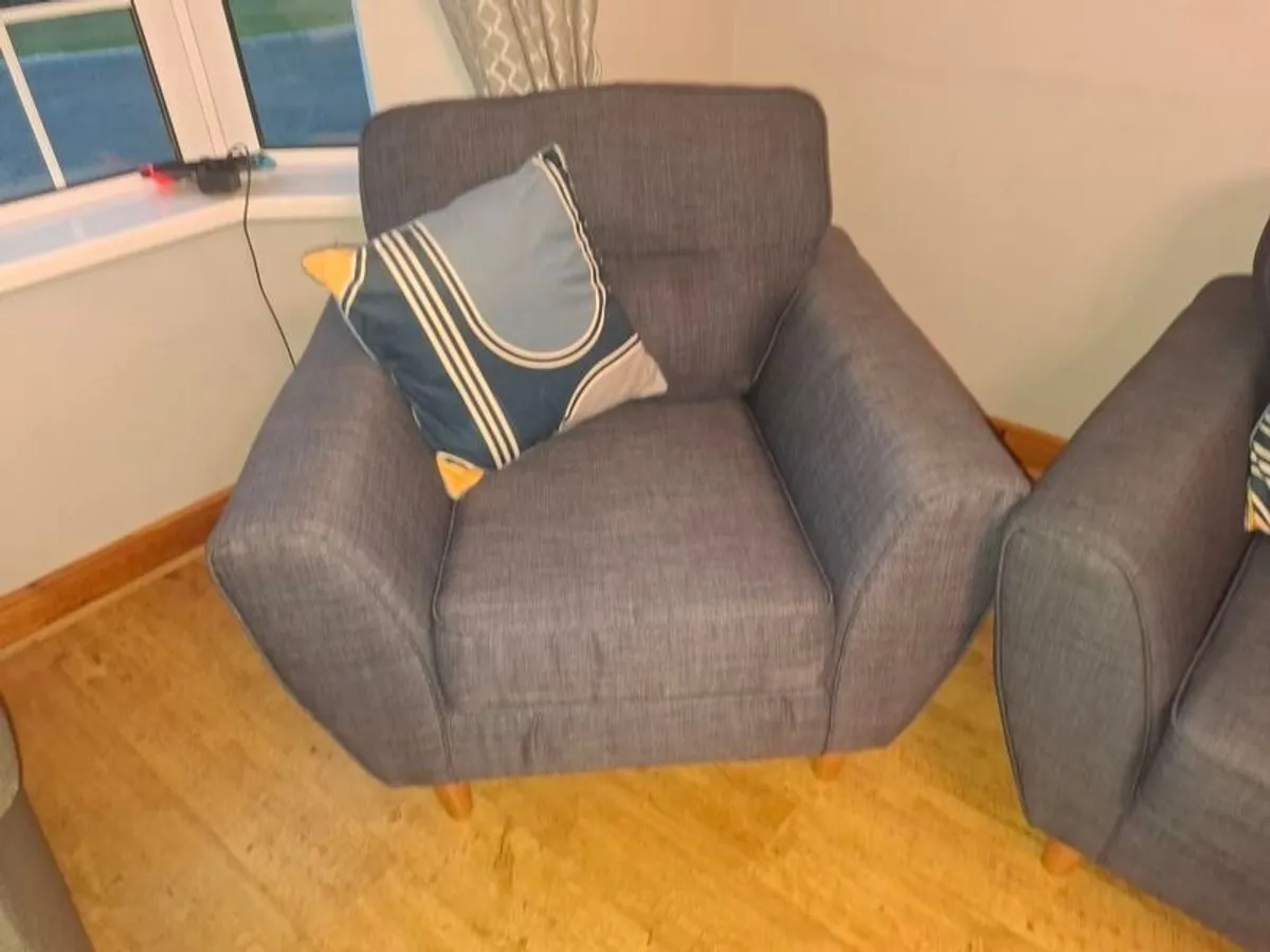 sofa - Image 4