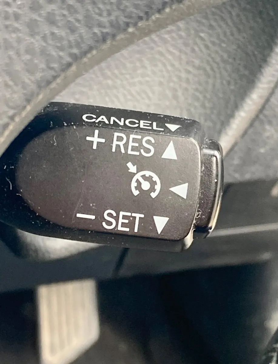 Toyota Corolla 2014 - Image 1