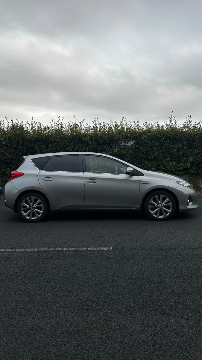 Toyota Auris 2015 - Image 4
