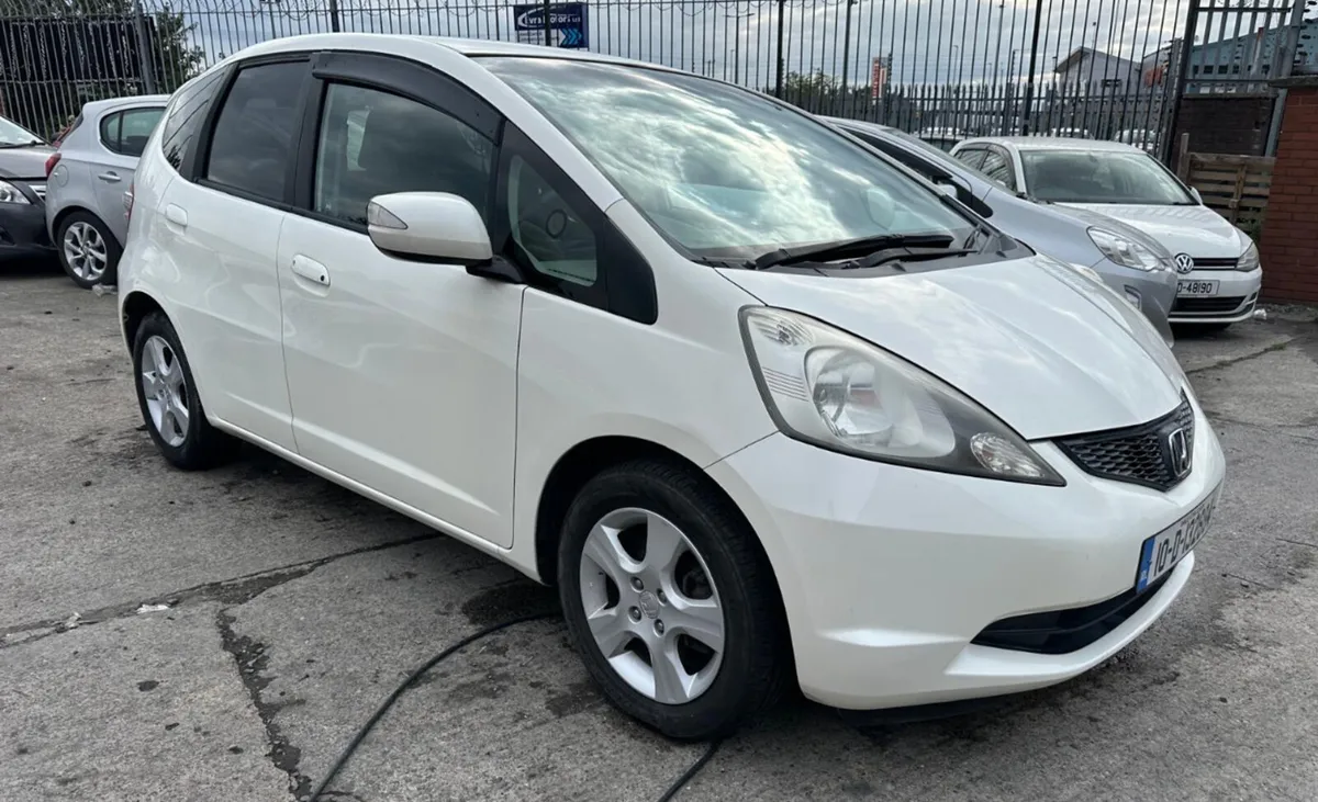 Honda Fit 2010 Automatic/ New Nct/ warranty - Image 1
