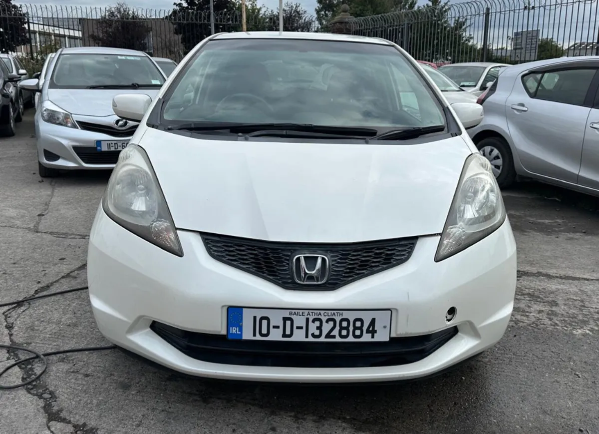 Honda Fit 2010 Automatic/ New Nct/ warranty - Image 3