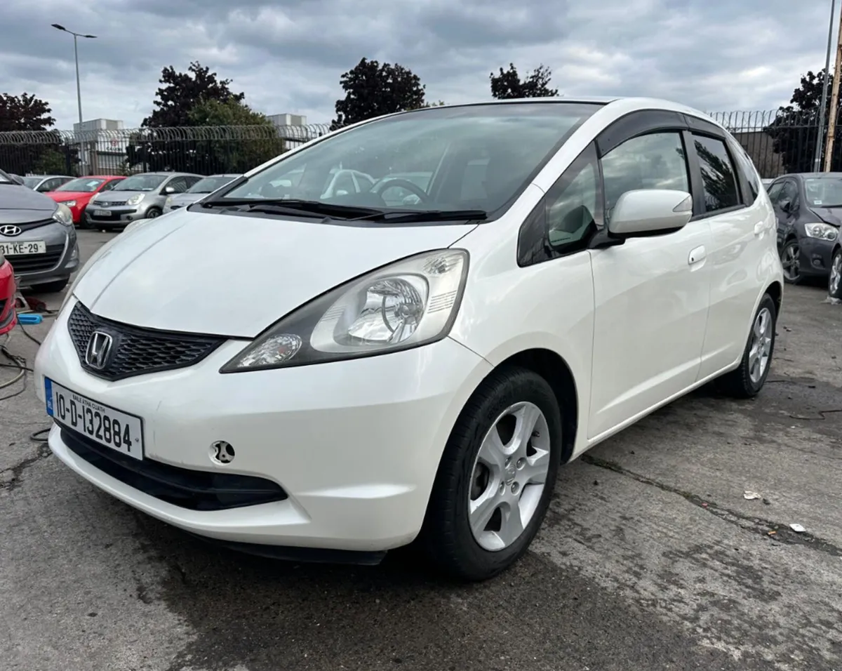 Honda Fit 2010 Automatic/ New Nct/ warranty - Image 2
