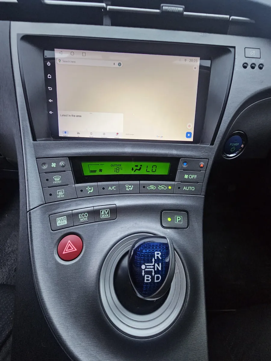 Toyota Prius 2014 hybrid automatic nct&tax €5900 - Image 4