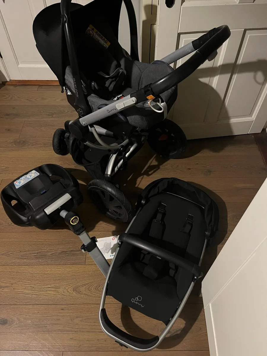 Quinny Buzz Extra buggy bundle - Image 1